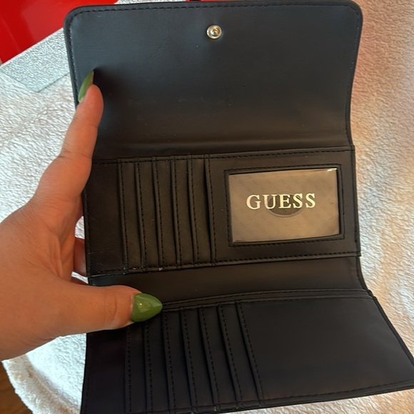 Guess Black Flower Wallet - Picture 6 of 6